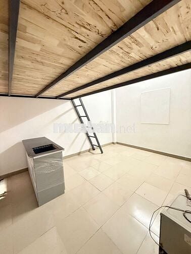 DUPLEX CÓ MÁY LẠNH - GIÁ RẺ NGAY ETOWN - PHÒNG RỘNG