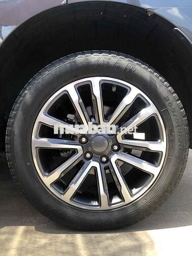 Ford Everest 2020 Titanium  AT 4x2 - 300tr nhận xe