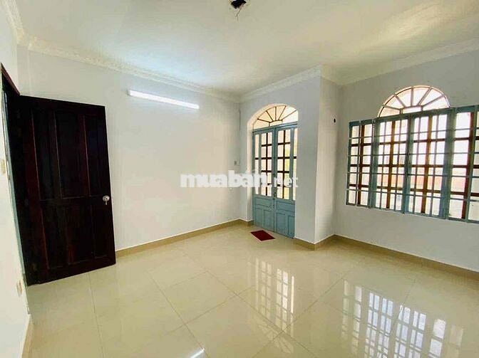 cho thuê nhà mặt tiền kinh doanh, nhà mới vị trí đông có 3 máy lạnh
