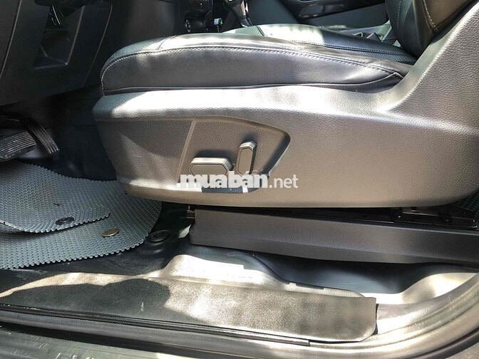 Ford Everest 2020 Titanium  AT 4x2 - 300tr nhận xe