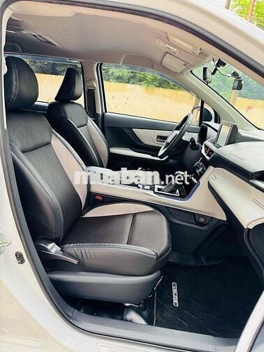 Toyota Veloz Cross 2022 CVT - (Xe Gia Đình 100%)