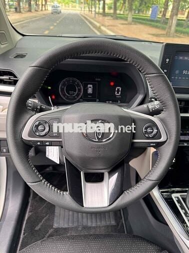 Toyota Veloz Cross 2022 CVT - (Xe Gia Đình 100%)