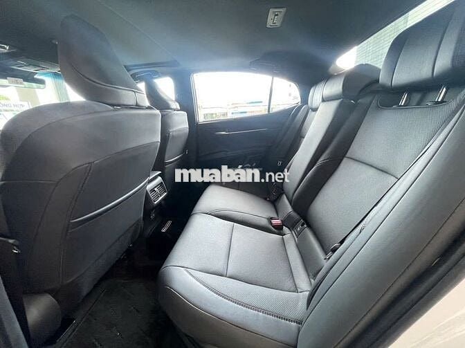 Toyota Camry 2025 2.5 HEV Mid