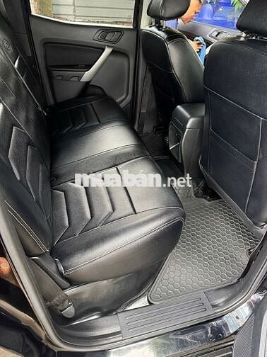 Bán Ford Ranger XLS dk 2023 số sàn màu đen mua mới