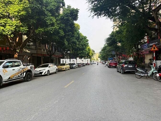CẦN BÁN ĐẤT MẶT PHỐ TRẠM LONG BIÊN HÀ NỘI.