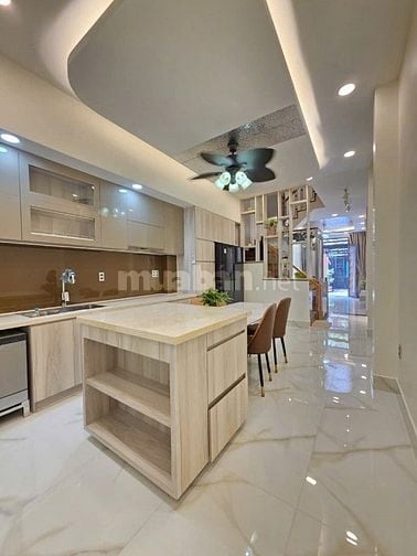 NHÀ MỚI ĐẸP, THANG MÁY, TRỆT, 3 LẦU, 60m2, 13.9 TỶ