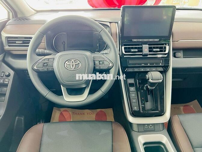 Toyota Innova Cross 2025 giao ngay