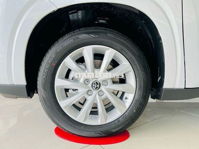 Toyota Innova Cross 2025 giao ngay