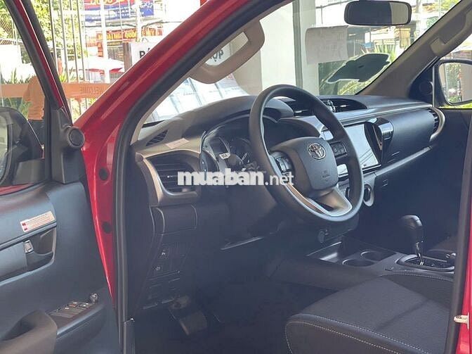 Toyota Hilux 2025 2.4L 4x2 AT