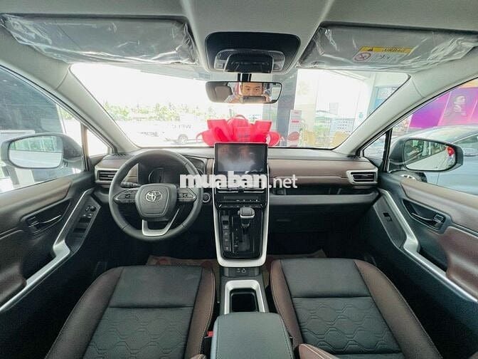 Toyota Innova Cross 2025 giao ngay