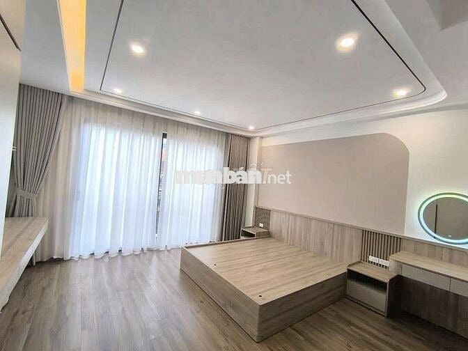 Phố Trạm -6 tầng thang máy - ô tô vào nhà - gần cầu Vĩnh Tuy.