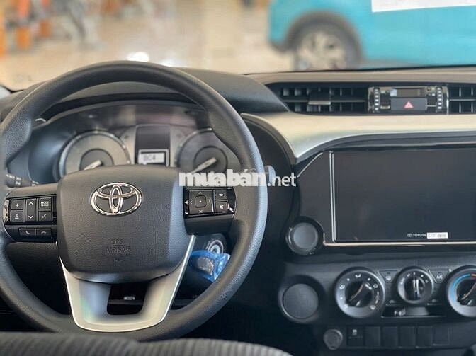 Toyota Hilux 2025 2.4L 4x2 AT