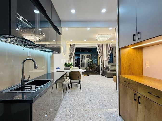 ⭐️Nhà 1 lầu tuyệt đẹp CAO CẤP hẻm sau lưng Mặt tiền Trương Đăng Quế, P