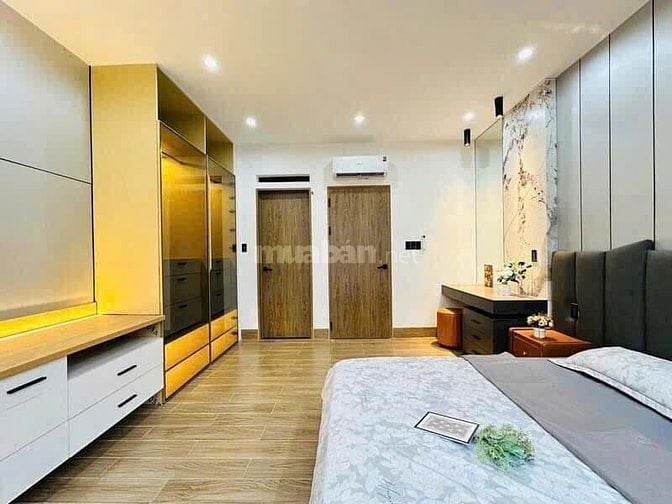 Nhà 4,1 x13,5 đúc 3 lầu thang máy phạm văn chiêu phường 16 gò vấp 