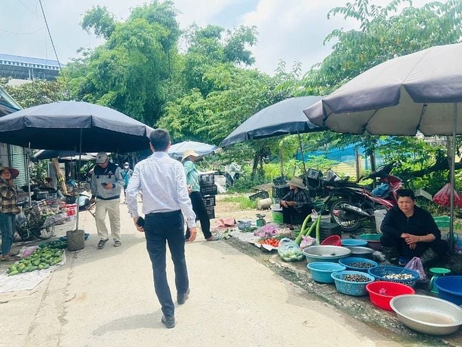 Nhà 4 tầng mới xây trung tâm Chợ Chúc Sơn –tiện ở và đầu tư