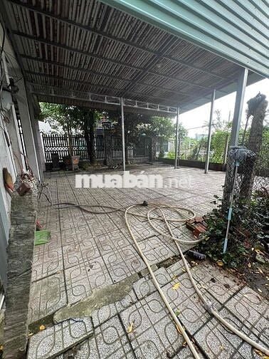 Chủ cần bán căn nhà vườn tại ấp chợ xã Tân Phú Trung