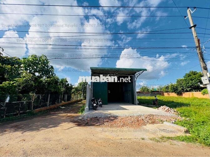 CHO THUÊ MẶT BẰNG LÀM KHO, XƯỞNG - 2 MẶT TIỀN - NGAY NGUYỄN THỊ ĐỊNH