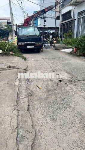 8tr/th rẻ quá khách ơi nhà cấp 4, làm kho xưởng hẻm tải dt 4❌34 có PN