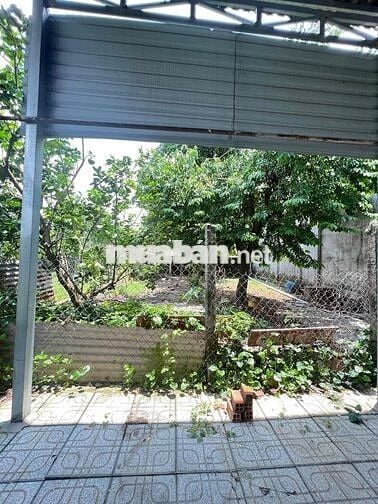 Chủ cần bán căn nhà vườn tại ấp chợ xã Tân Phú Trung