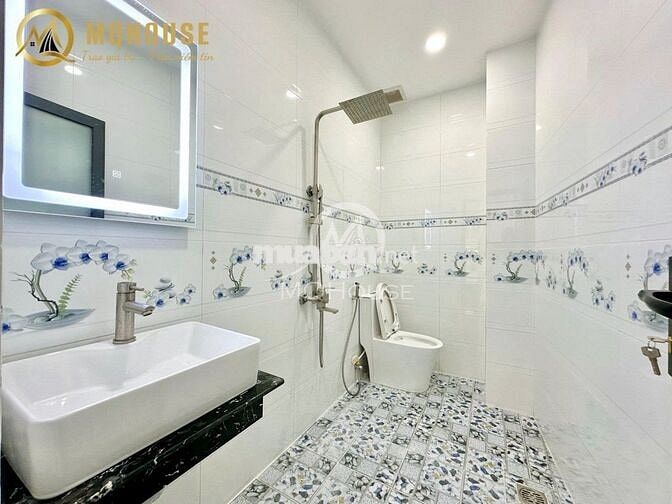 CHO THUÊ PHÒNG FULL NỘI THẤT QUẬN 3, BAN CÔNG GẦN ĐH KINH TẾ UEH