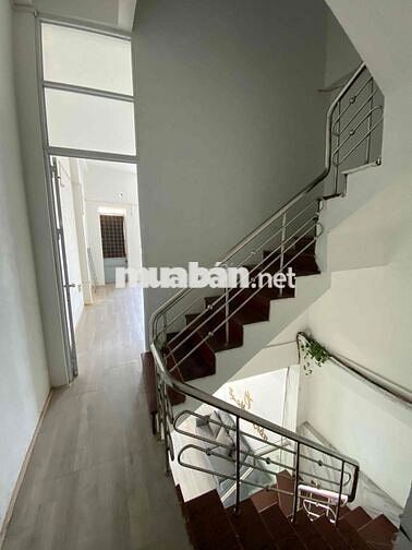 Nhà 3 Tầng - Vỉa Hè Rộng - MT Nguyễn Hữu Thọ, Hải Châu