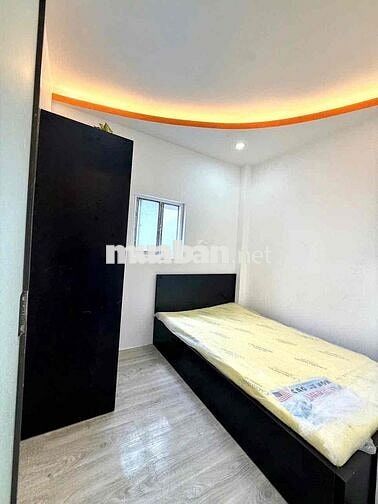 TRỐNG SẴN 2PN FULL NỘI THẤT CỬA SỔ NGAY BỜ KÈ GIÁP Q3, PN