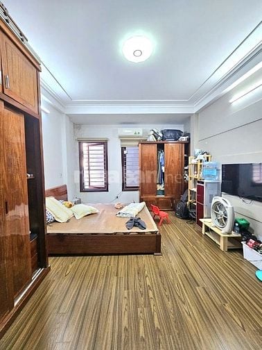 Hoàng quốc Việt 37m2*5T, cách ô tô 25m, nhà đẹp, dân trí cao, 7.5 tỷ