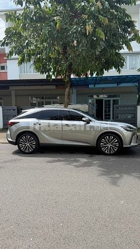 Lexus RX350 Premium Sản xuất 2024, lăn bánh hơn 1 vạn km. Xe như mới.