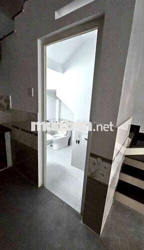Cho thuê nhà phố 6pn 4wc, hẻm xe tải cụt ngắn, Quang Trung p8 Gò vấp