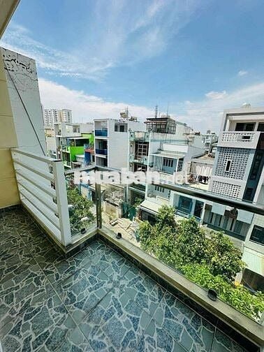 PASS TRỌ BAN CÔNG SIÊU THOÁNG - TÁCH BẾP, FULL NỘI THẤT, SIÊU RỘNG Q6
