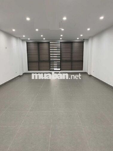 Cho thuê căn nhà 70m2 xây 7 tầng tại phố Nguyên Khang - Cầu Giấy