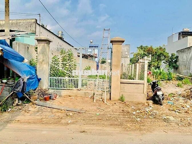 Bán gấp lô đất 1,4 tỷ DT 140m2 sổ riêng Đ.Nguyễn Thị Se, Tân Thông Hội