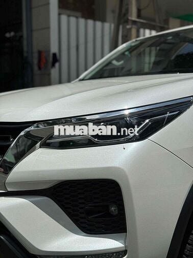 Toyota Fortuner 2022 2.4 4x2 AT - 28000 km