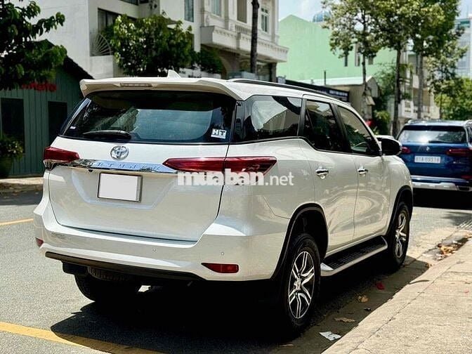 Toyota Fortuner 2022 2.4 4x2 AT - 28000 km