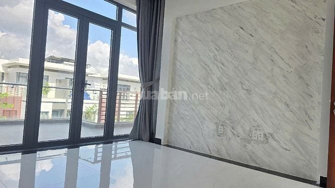 Biệt thự Phố Đông, đã hoàn thiện nội thất. DT: 120m2, chỉ 13 tỷ