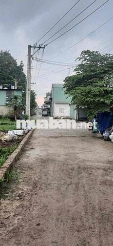 Lô đất mặt tiền đường 6 m gần chợ Đức Lợi Bình Chuẩn Thuận An BD củ