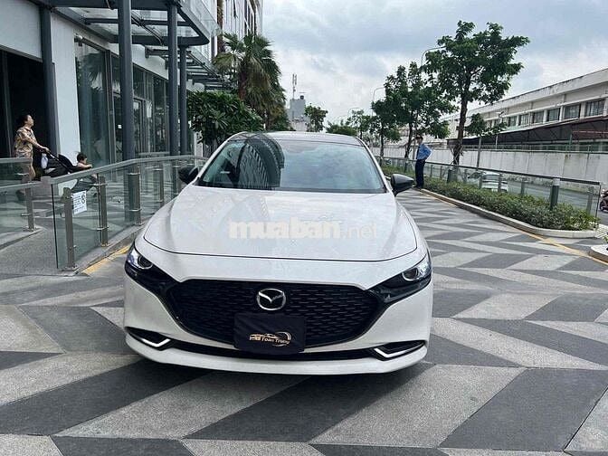 Mazda 3 2020 1.5L Luxury - 90000 km