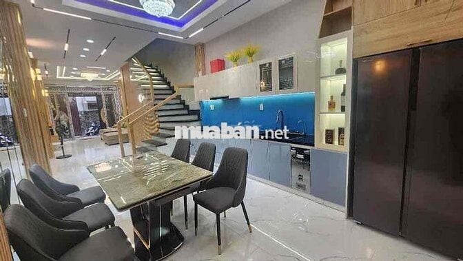 Bán Nhà Sát Đường Lớn Hoàng Văn Thụ- Khu Cao Tầng