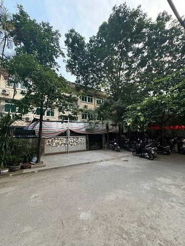 Cho thuê gấp Toà Văn Phòng mới tinh 320m Phương Mai quận Đống Đa
