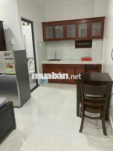 Cho thuê căn hộ Studio cửa sổ Q4 gần chợ 200, nhà thờ Xóm Chiếu,