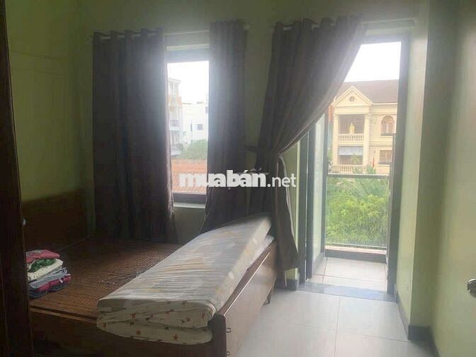 Nhà 1 hầm + 4 lầu có 15 phòng, HXH 8m dt 141m2 ngang 8m A4 hoàn công