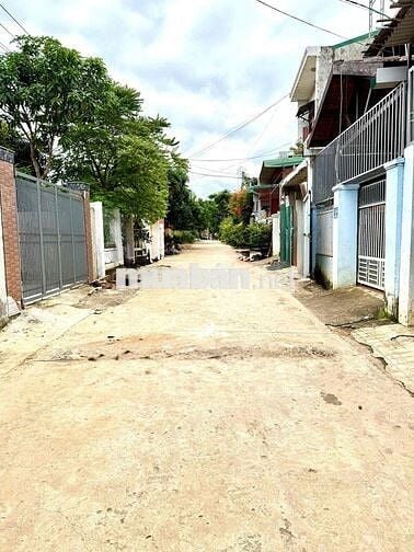 Căn Nhà thuê Sân Oto chưa qua vành đai Phạm Ngũ Lão