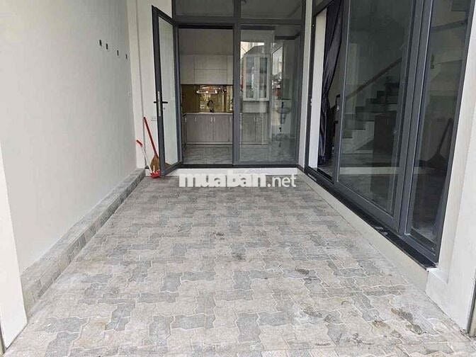 Nhà Thuê Full nội thất 3pn, Sân oto Mai Hắc Đế