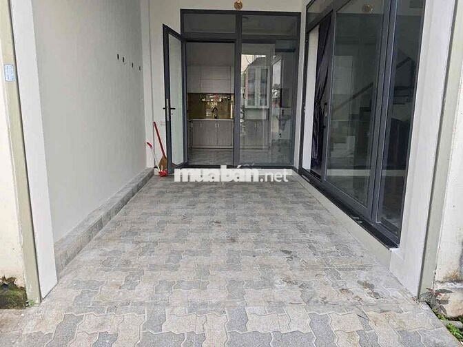Nhà Thuê Full nội thất 3pn, Sân oto Mai Hắc Đế