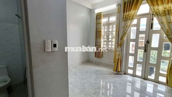 Cho thuê nhà trống, rộng rãi, 3pn3wc, hxh Đường Nguyễn Văn khối p8 GV