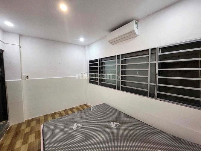 Cho thuê nhà Đ.Đ.T.Nghi hẻm 1.7m L.T.Riêng, P.Bến Thành, Q.1 giá 15tr