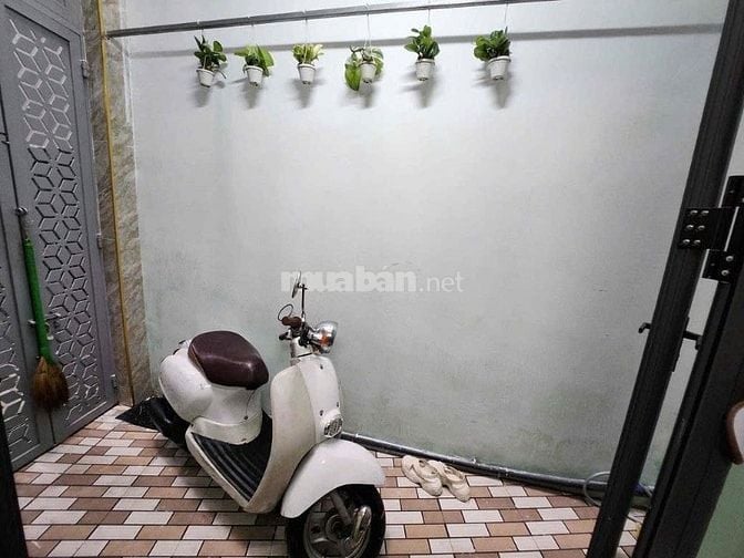 Cho thuê nhà Đ.Đ.T.Nghi hẻm 1.7m L.T.Riêng, P.Bến Thành, Q.1 giá 15tr