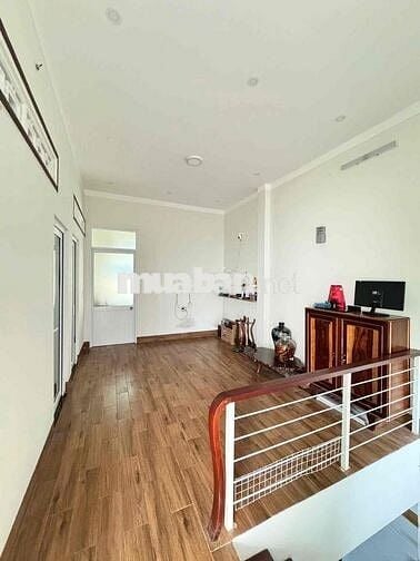 Cho thuê nhà 1 trệt 1 lầu Gần chợ Trung cao