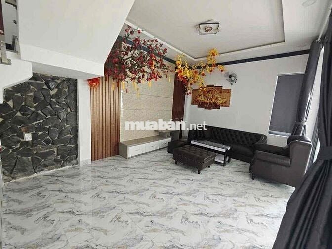 Nhà Thuê Full nội thất 3pn, Sân oto Mai Hắc Đế