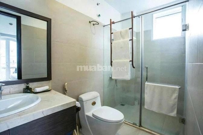 Cho thuê Villa gần biển Phạm Văn Đồng, Công viên biển Đông, DT 300 m2,